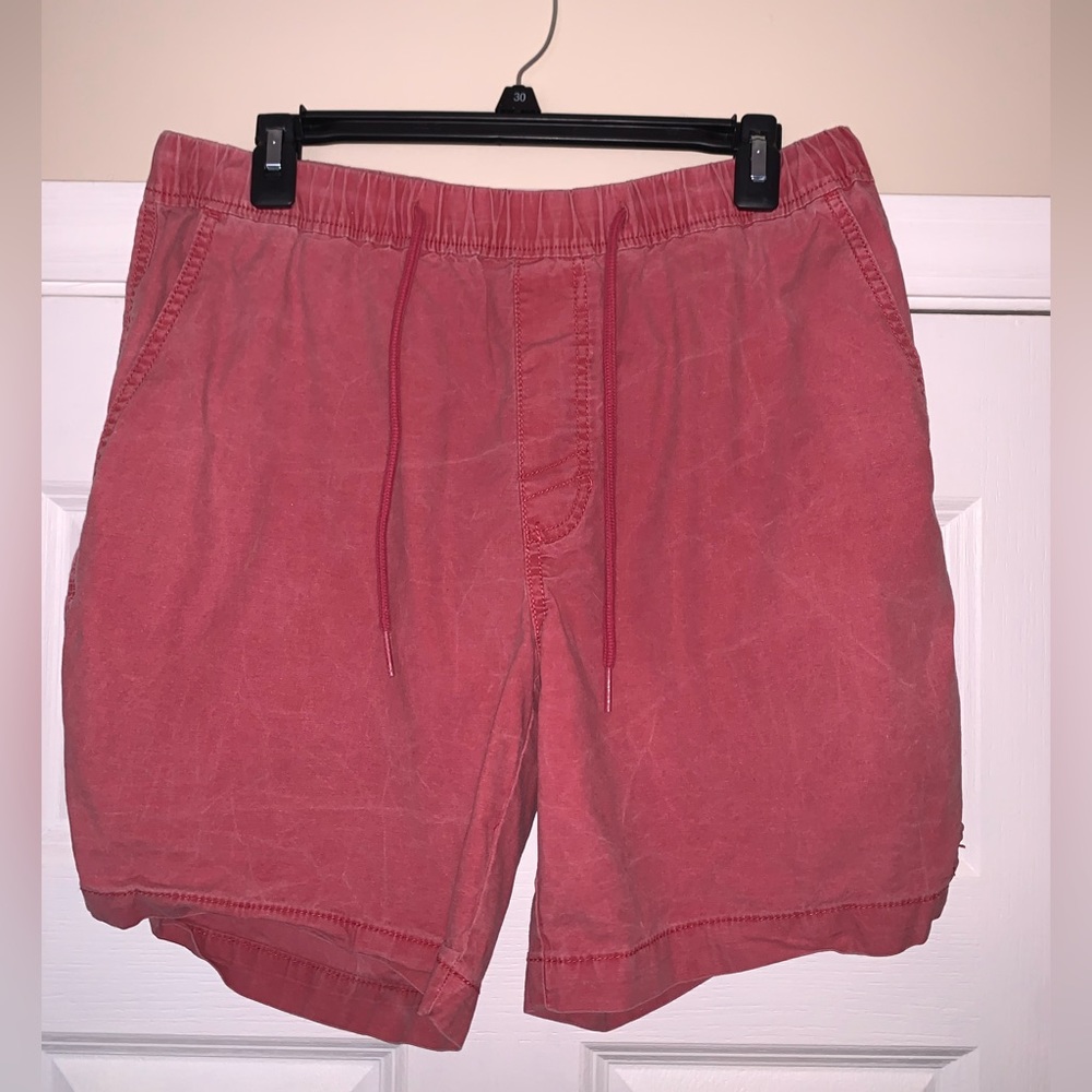 Izod Stretch with String Medium Shorts Pinkish Red - Size Medium